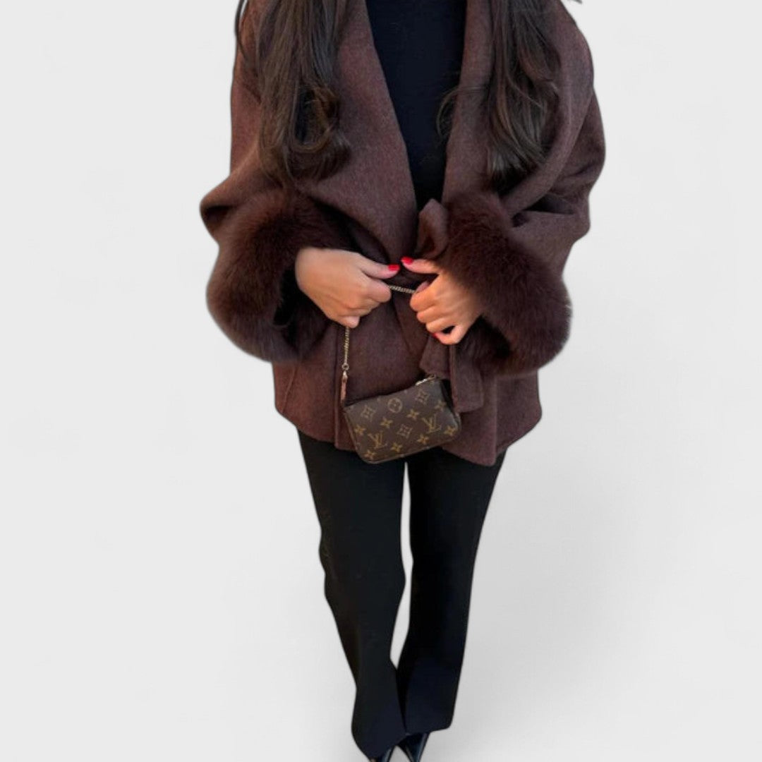 Woolcat – Elegant Coat with Faux Fur Details